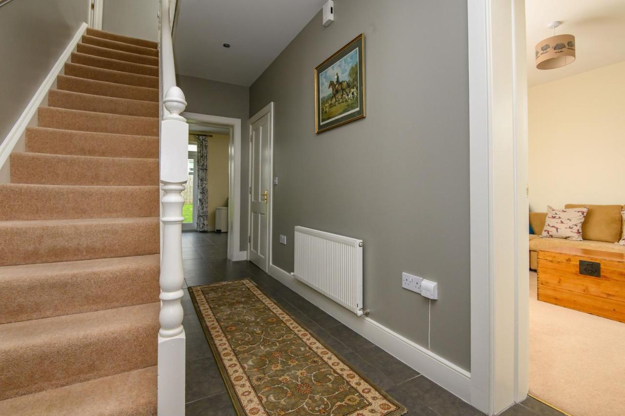 20 Village Square Glaslough Exterior foto